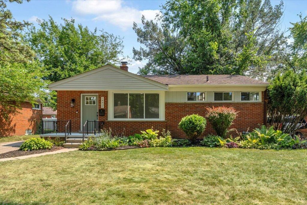 14421 Rosemary Boulevard, Oak Park city
