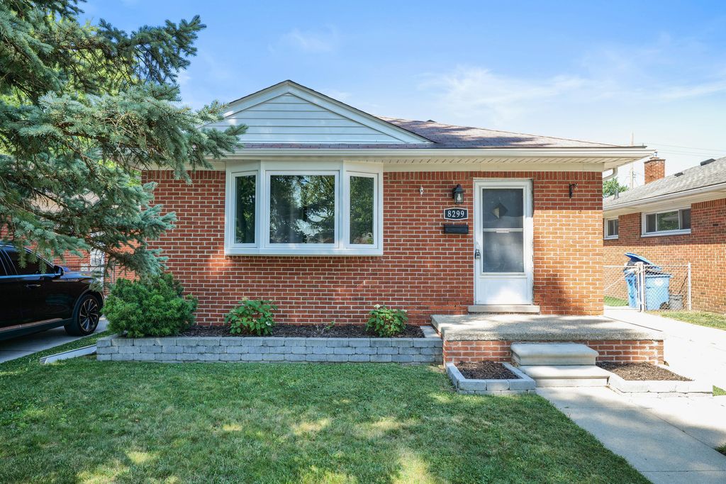 8299 Nightingale Street, Dearborn Heights city