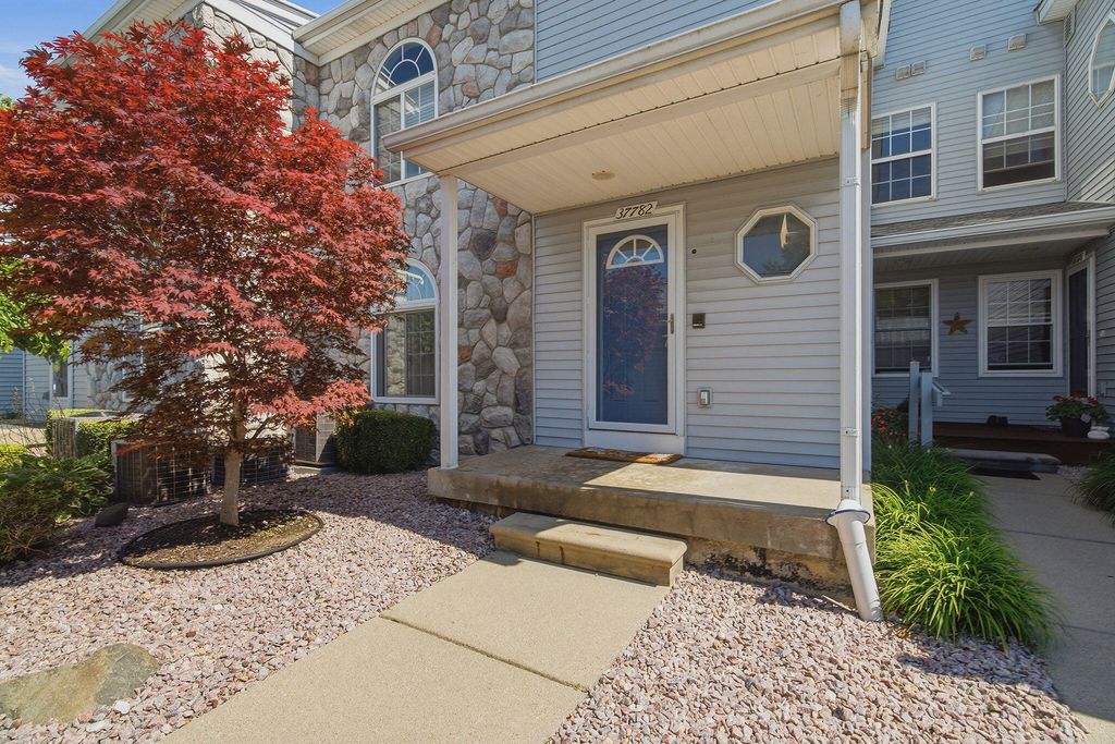 37782 Jefferson Avenue, Harrison Township