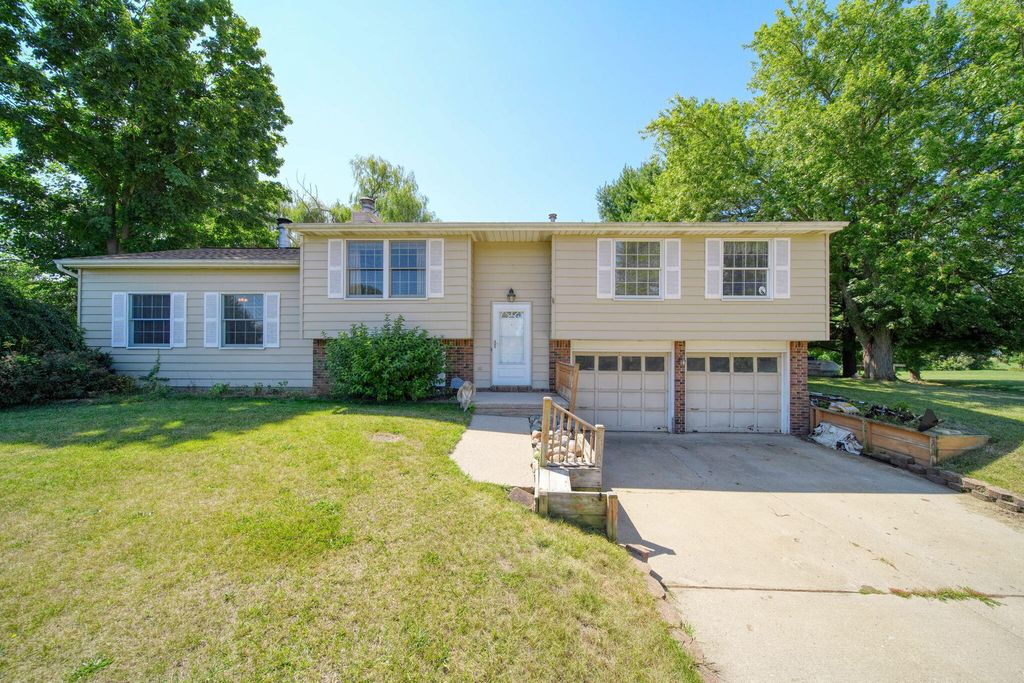2129 Heights Drive, Norvell township