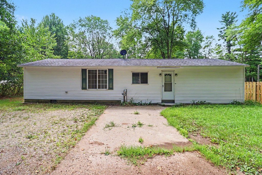 6860 Maple Street, Newaygo