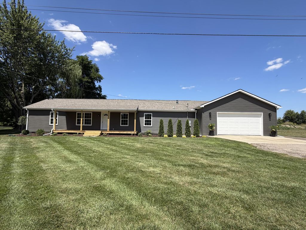 50800 Martz Road, Van Buren charter township