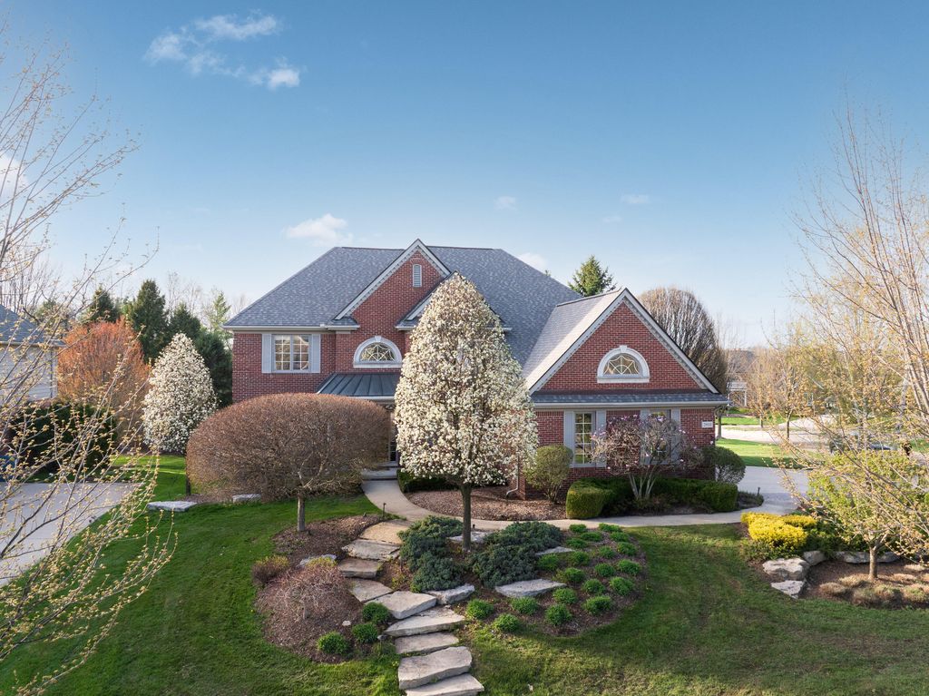 2910 N Addison Circle N, Rochester
