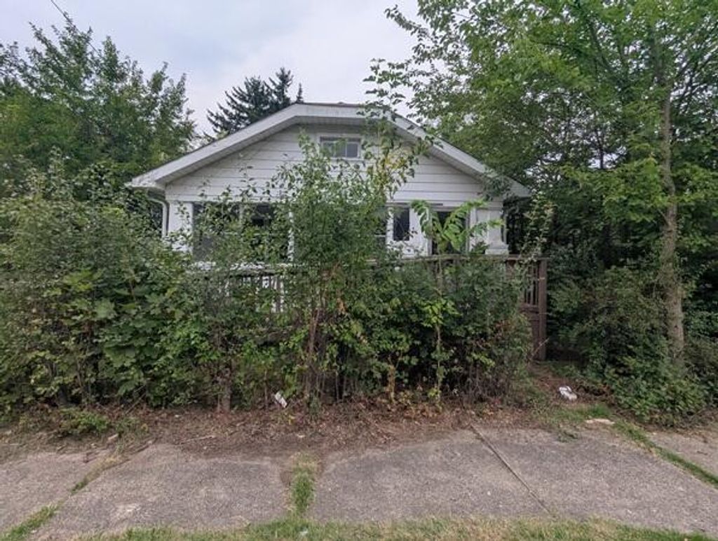 140 W Addison Street, Jackson city