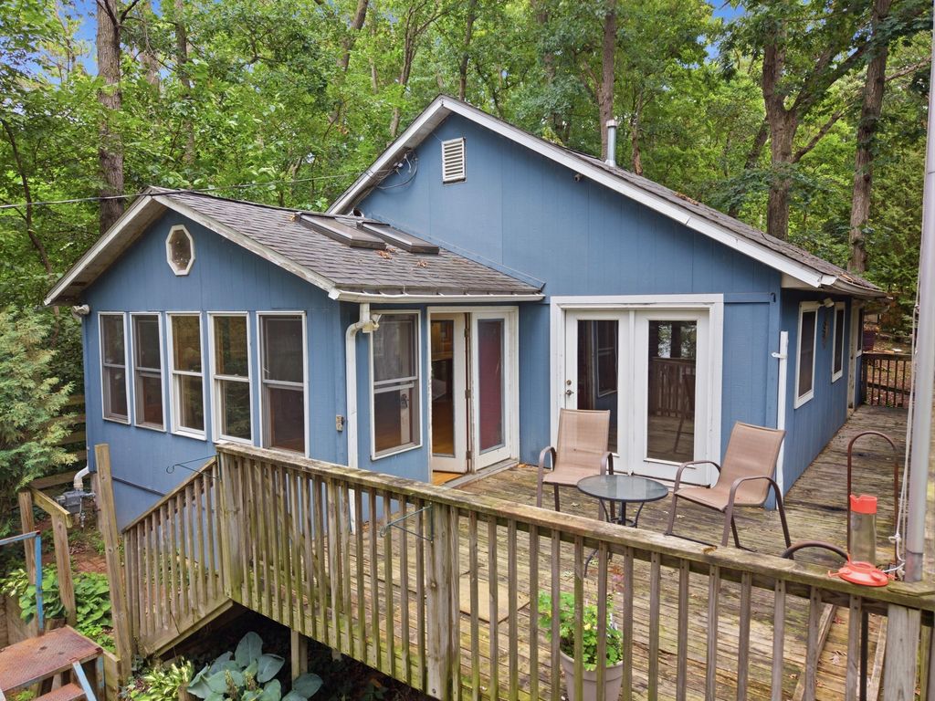 3009 Idle Hills Road, Norvell township