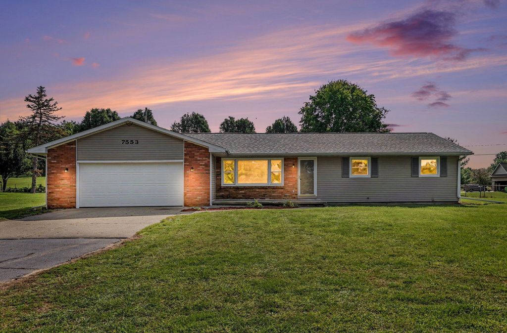 7553 Napoleon Road, Leoni township