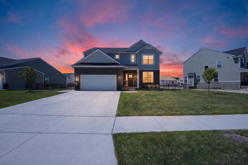51681 Maple Leaf Drive, Unknown City