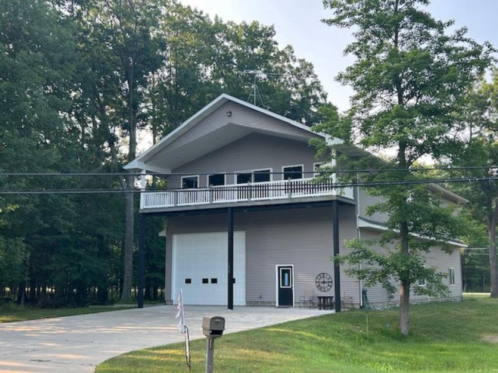 7859 Port Austin Road, Caseville township