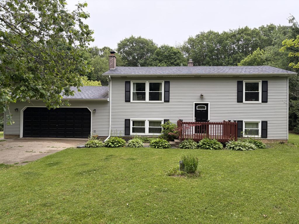 1313 Battle Creek Road, Carmel township