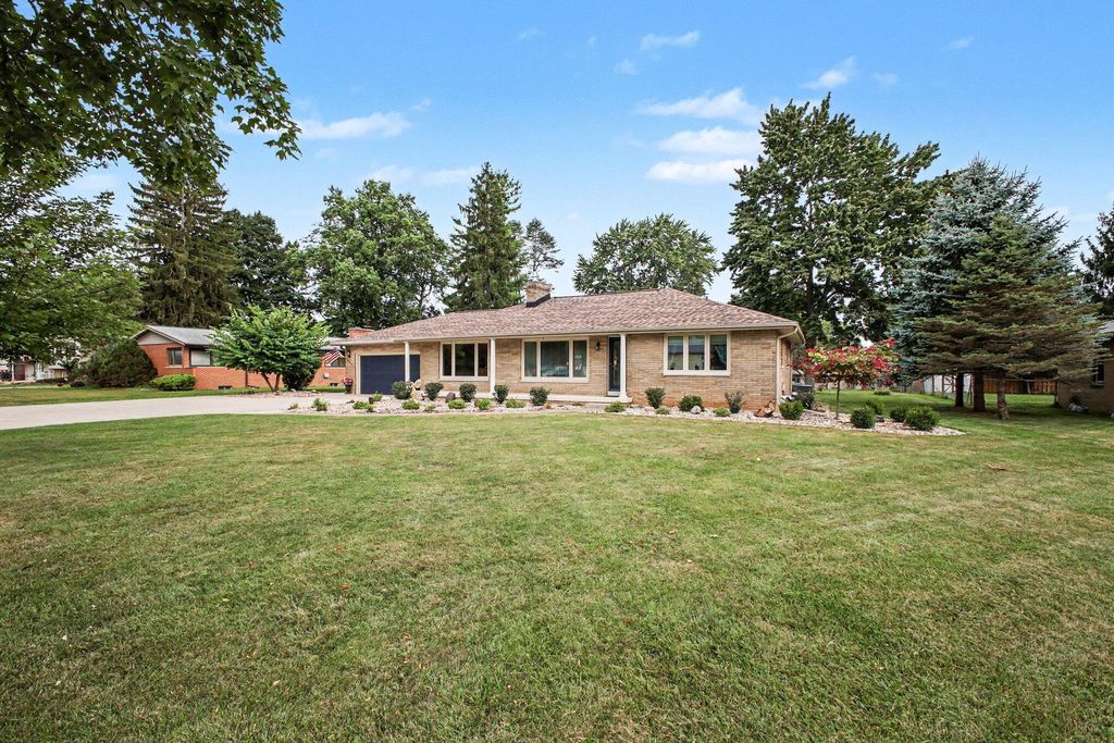 3138 Mccain Road, Summit township