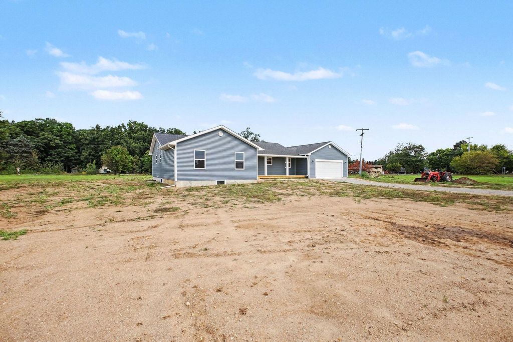 7428 Foxworth Court, Napoleon township