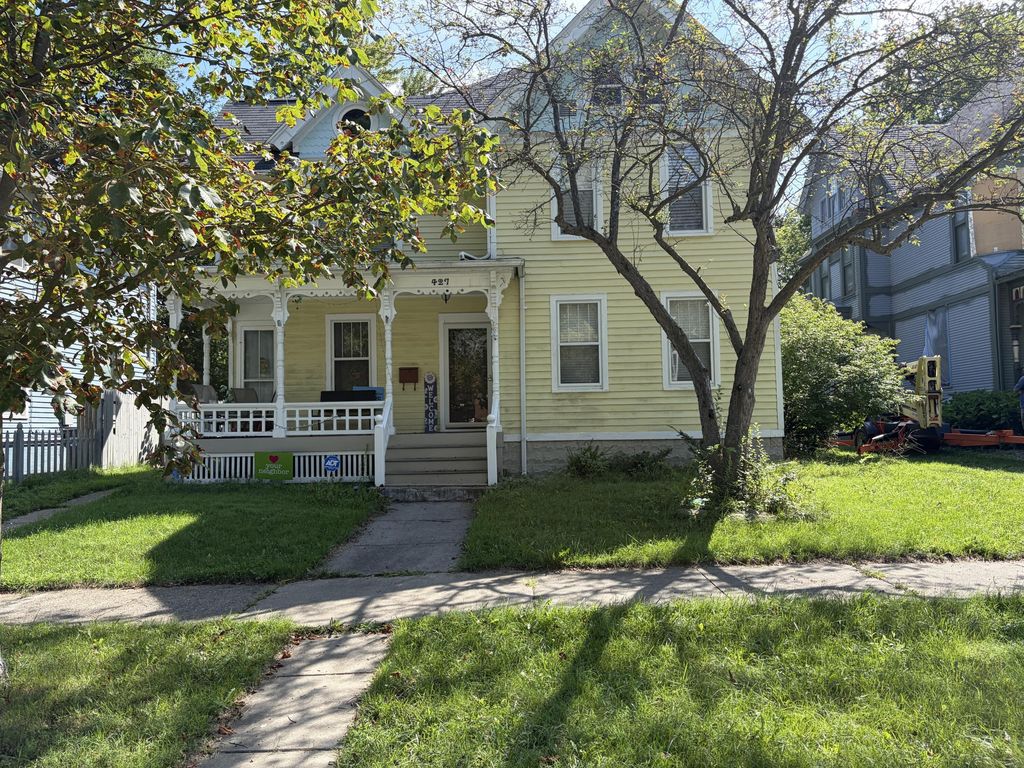 427 Dennis Street, Adrian city
