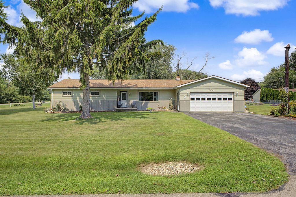 7676 Southmoor Drive, Monroe charter township