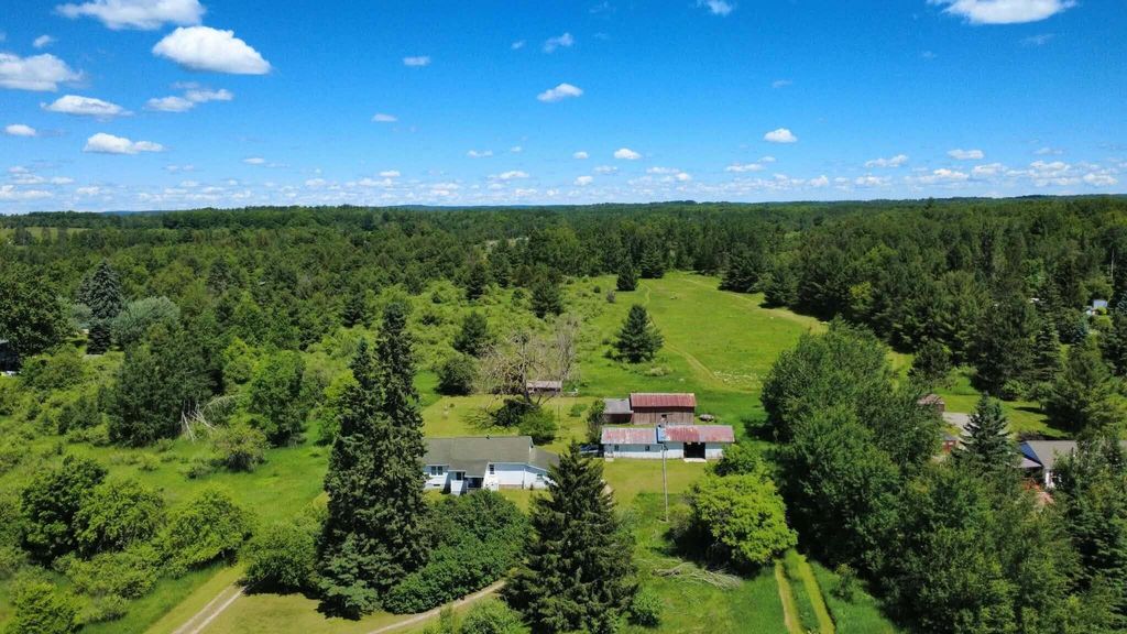 5710 Clouse Road, Curtis township