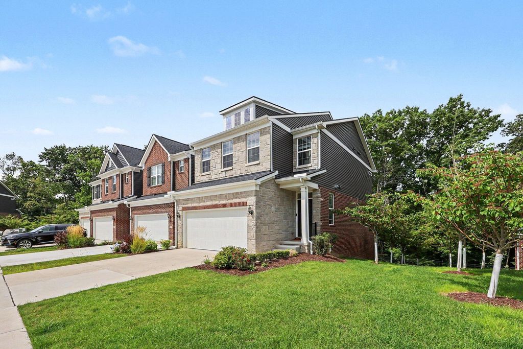 692 Peppermint Drive, Rochester Hills city