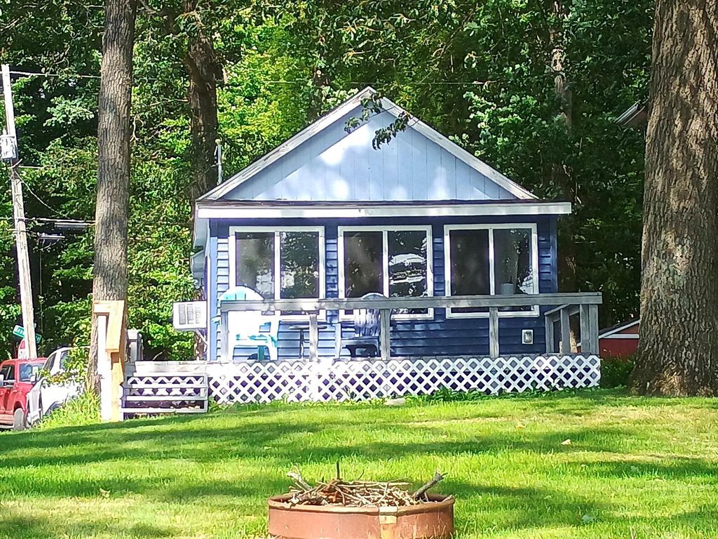 164 Portage Lake Road, Waterloo township
