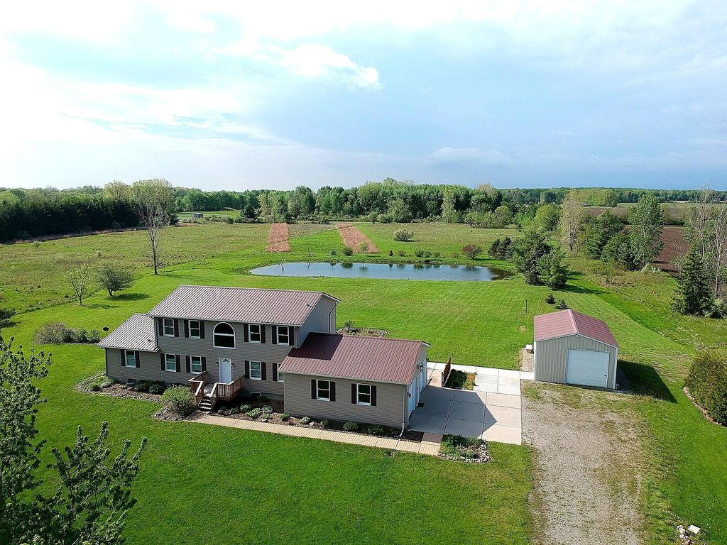 9227 Yager Road, Columbus township