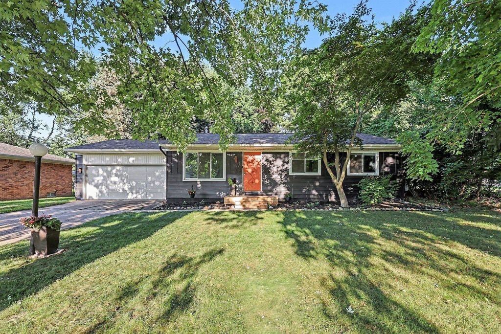 47473 Woodall Road, Shelby charter township