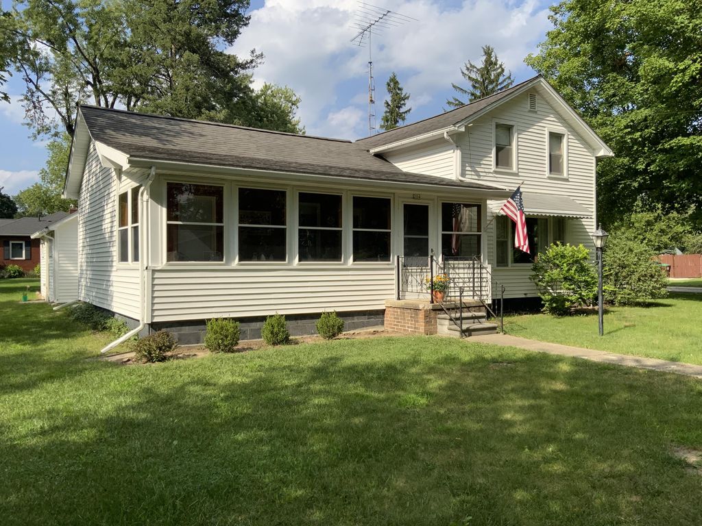 204 Litchfield Street, Clinton village
