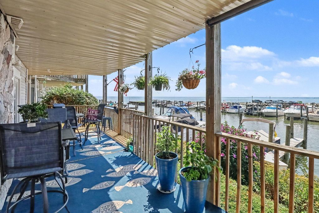 37522 Jefferson Avenue Unit: 103, Harrison Township