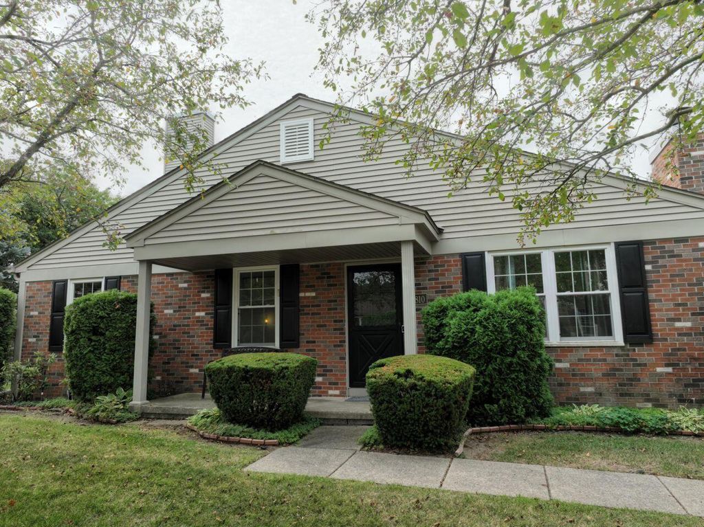 15810 Cambridge Drive, Clinton Twp