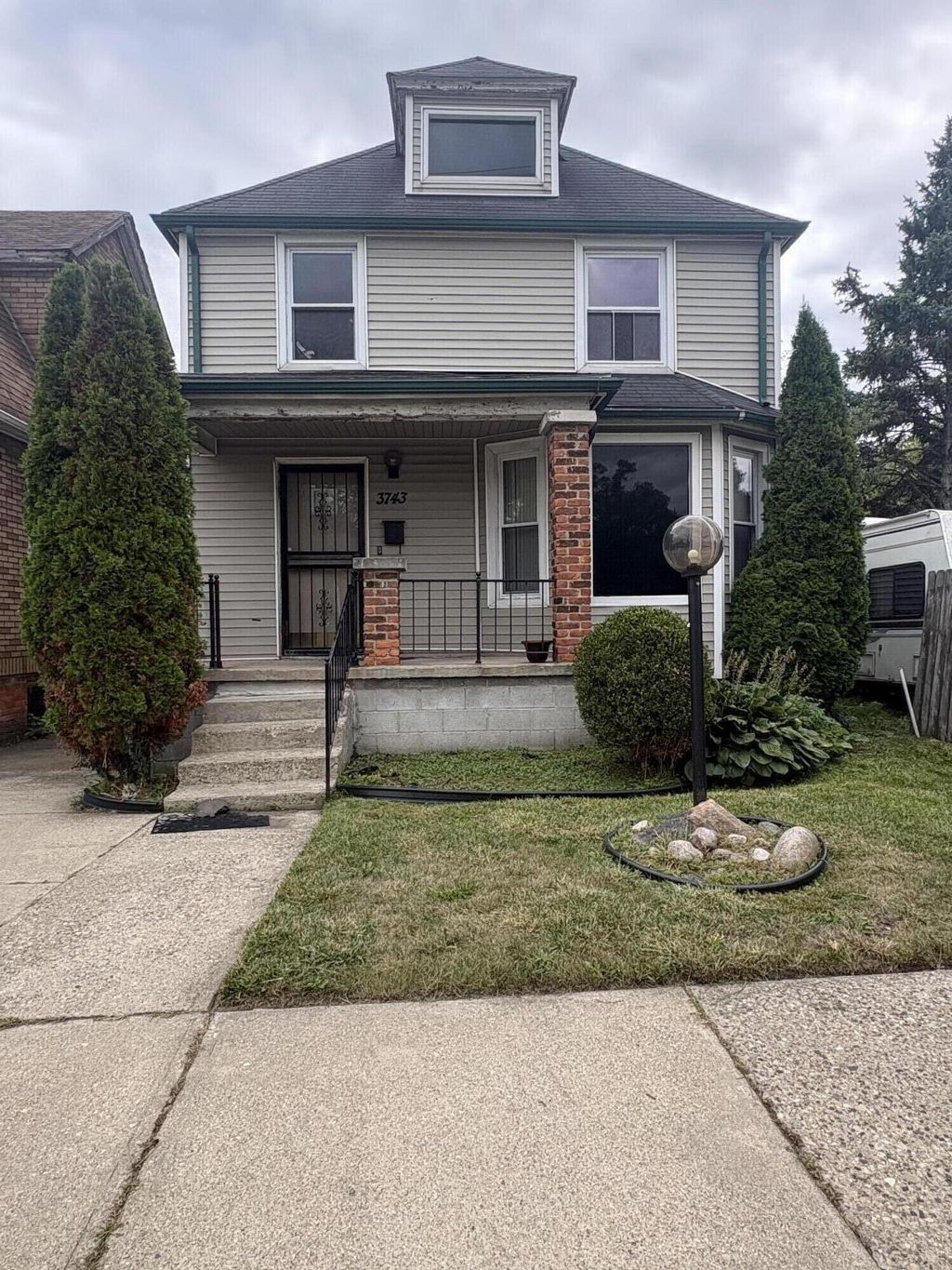 3743 W Moore Place, Detroit city