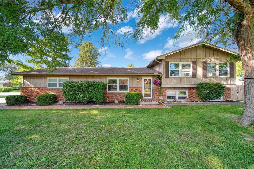 105 Sunset Drive, Blissfield village