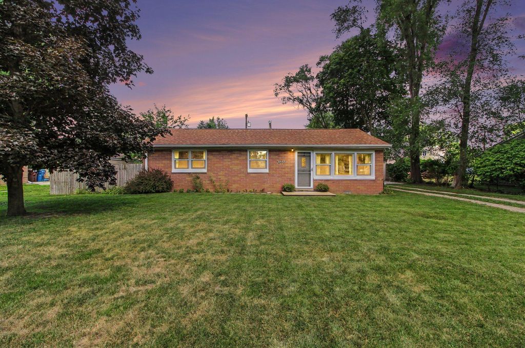 48542 Sully Drive, Sumpter township