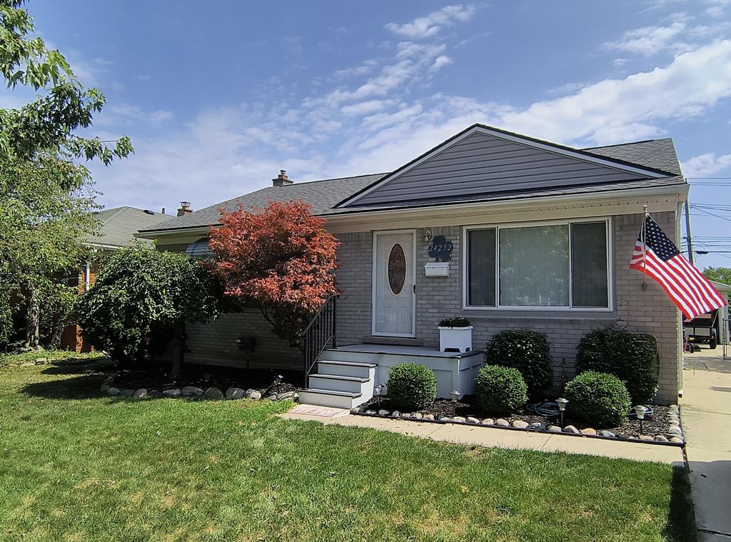 24252 Johnston Avenue, Eastpointe city