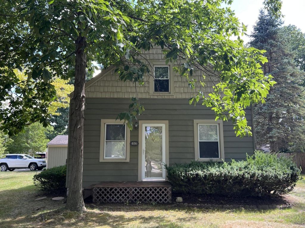 686 Troywood Drive, Troy city