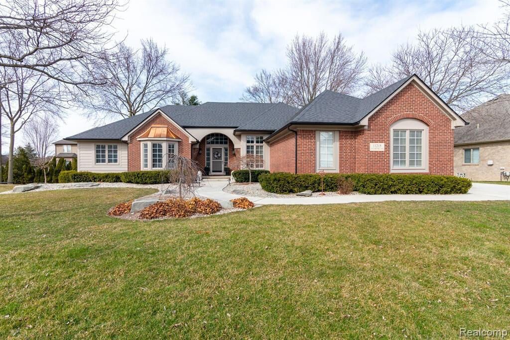 11215 Wilshire Drive, Shelby charter township