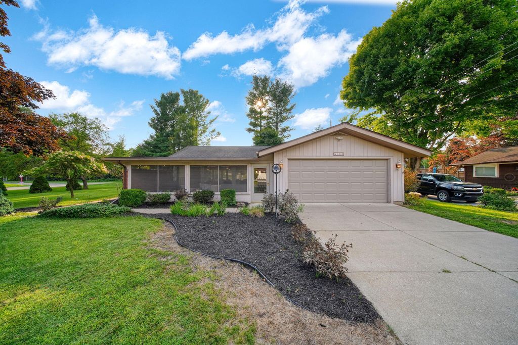 4182 Sheffield Drive, Summit township