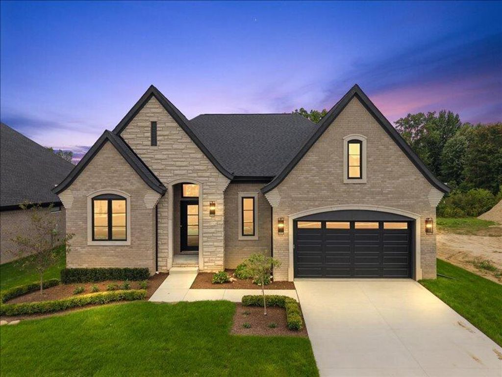 57363 Meadowridge Drive, Washington township