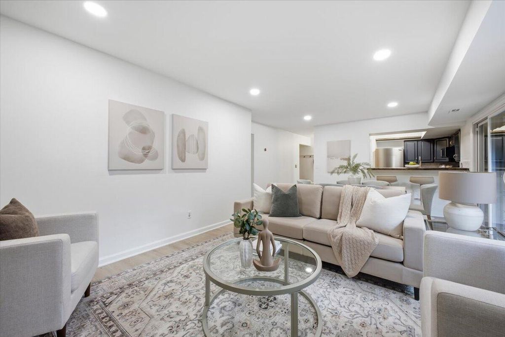 300 Briarcrest Drive Unit: 140, Ann Arbor