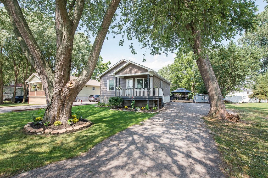 3323 Fourth Street, Frenchtown township