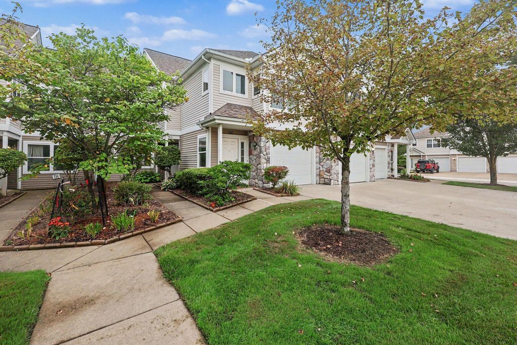 743 Creekstone Lane, Chelsea