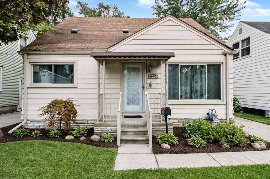 18286 Denby Street, Redford charter township