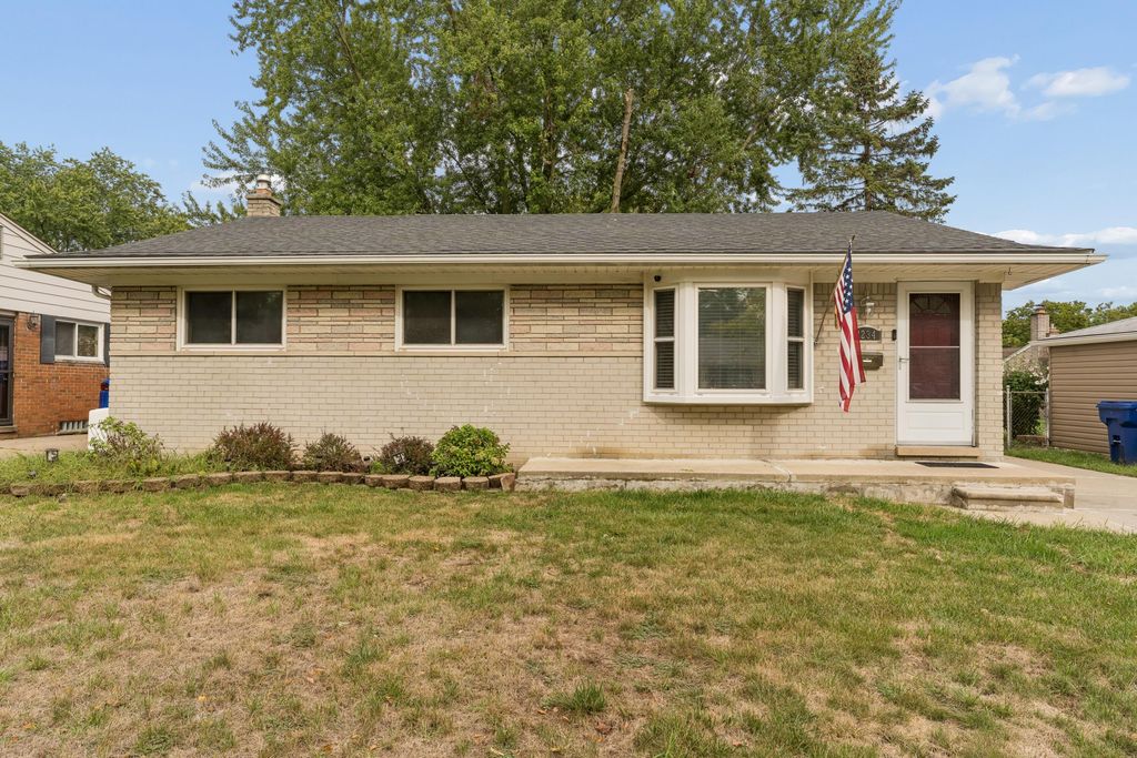 8234 Holly Drive, Canton charter township