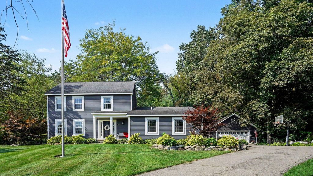 9712 Timber Hill Court, Dexter township