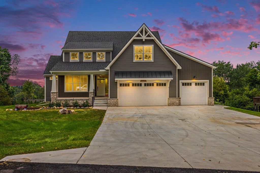 1752 Milford Heights Drive, Milford charter township