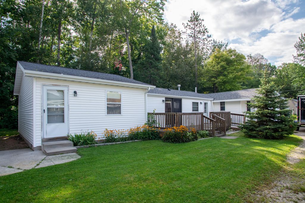 104 Dale Drive, Markey township