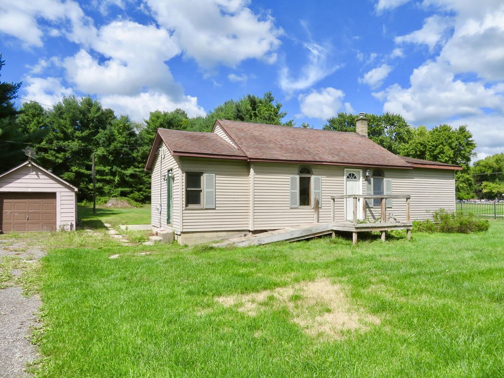 12086 Whittaker Road, Augusta charter township