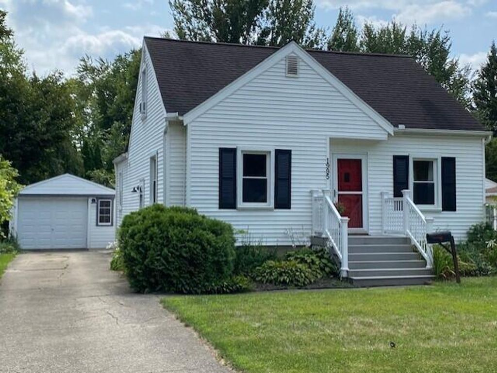 1995 Midvale Avenue, Ypsilanti charter township