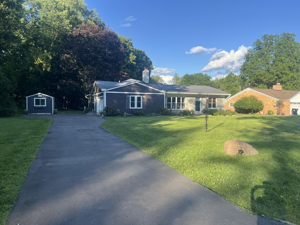 26532 Springfield Drive, Farmington Hills city