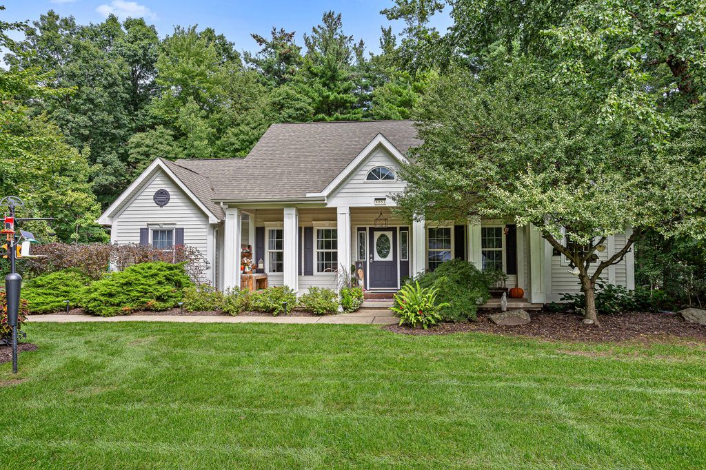 4861 Hidden Hills Circle, Howell