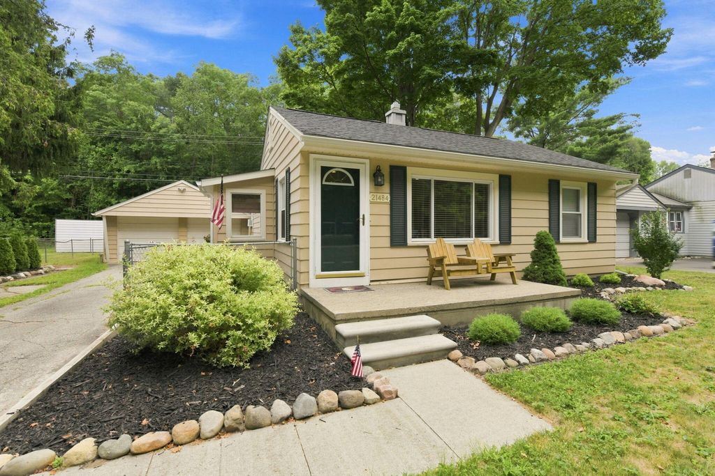 21484 Power Road, Farmington Hills