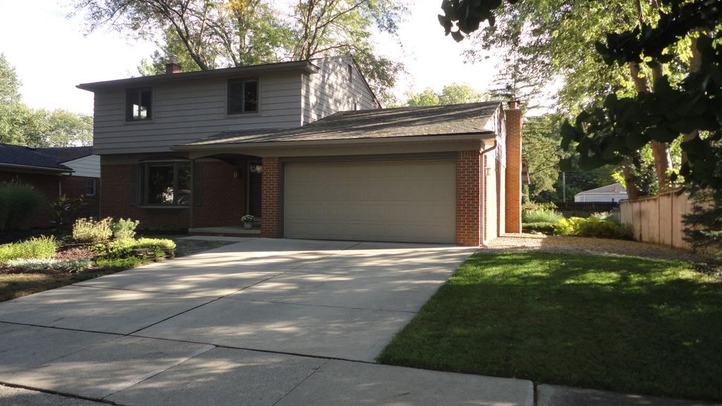 674 Canterbury Drive, Saline