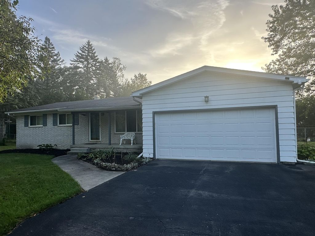 5168 Woodcliff Drive, Flint