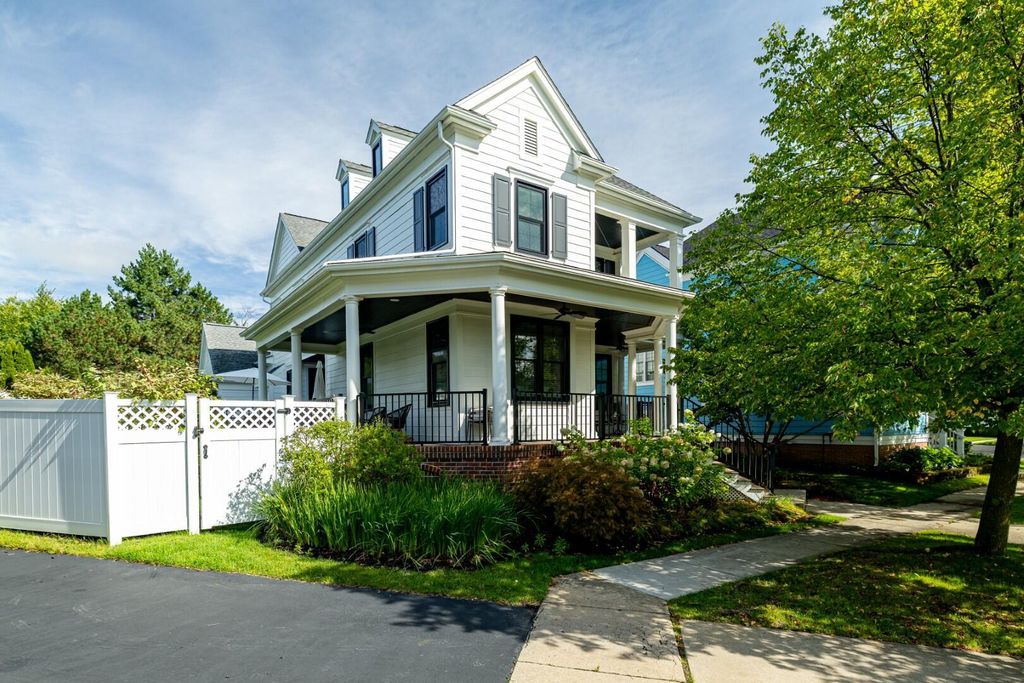 396 Hamilton Street, Canton