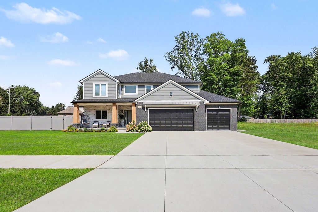 29101 Brooke Meadows Court Unit: 20, Chesterfield township